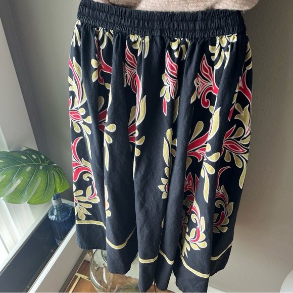 Womens J Gee Black Red Yellow Floral Batik Midi Flare Skirt ELASTIC WAIST Size L - Picture 5 of 11